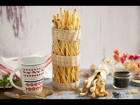 باتون سالية سادة وبحبة البركة بقسماط بدقيق السيمولينا في الفرن مع فالنتينا ج2