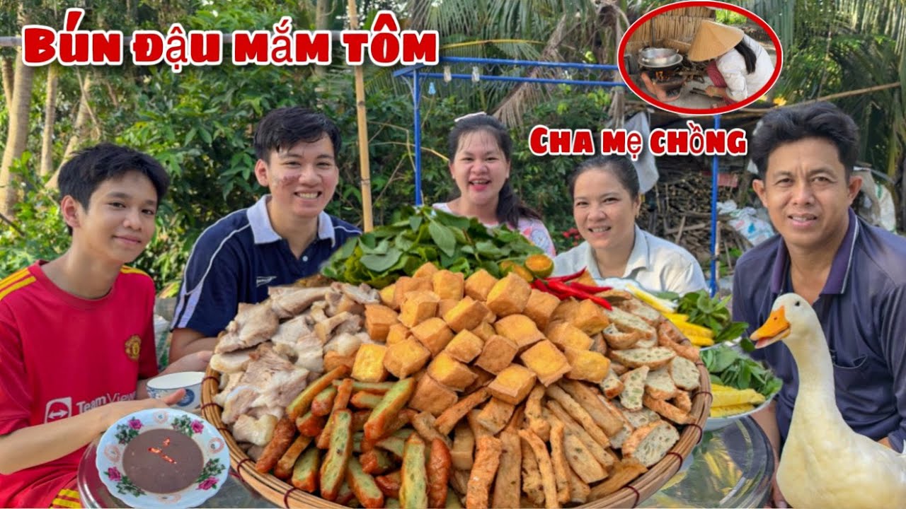 Cha Mẹ Chồng Ăn Mâm Bún Đậu Mắm Tôm Khổng Lồ Chia Tay Con Dâu Trước Ngày Đi Sinh Em Bé