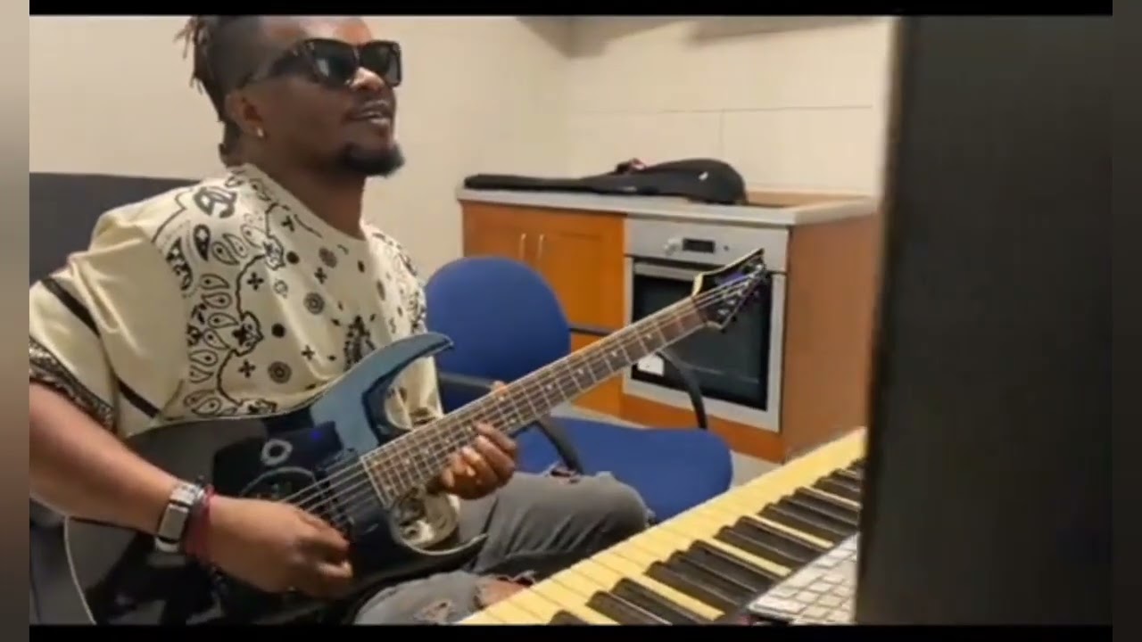 BOBO Avatar La guitare performance ,Mix Premier Feat Dj Eloh - Bobaraba ( instrumental )
