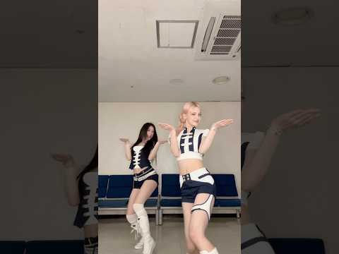ℐ 𝓃𝑒𝑒𝒹 령곤 ℳ𝑜𝓉𝓉𝑜 🦊🐈‍⬛ #ITZY #MIDZY #<strong>YEJI</strong> #CHAERYEONG #예지 #채령 #ITZY_Motto #MottoChallenge