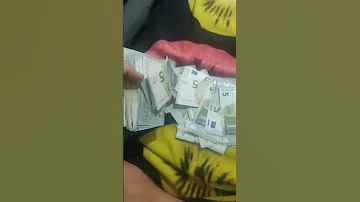 احنا الدولارات واليورو 