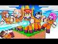 Atrapados en un BLOQUE de ANIME en Minecraft!