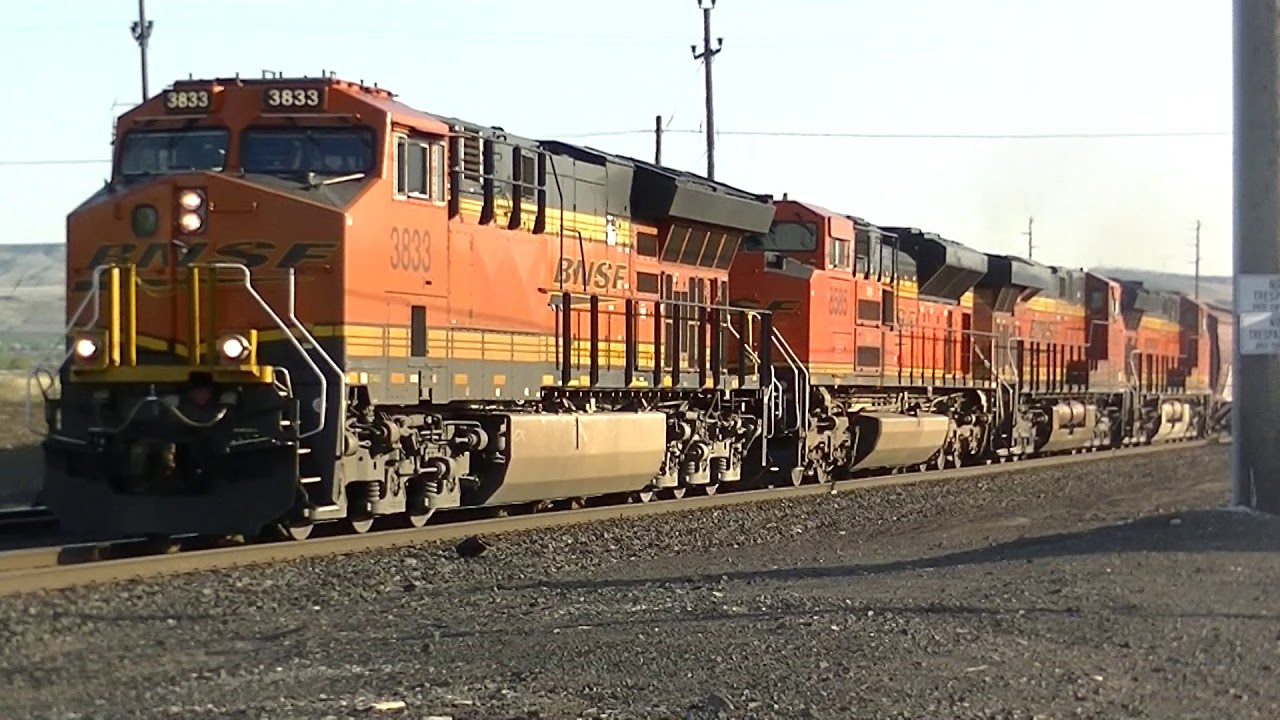 camera iphone 8 plus apk 4 Unit Eastbound Grain Train at Pasco, WA with 2 ET44C4's and a SD70ACe 4-22-18