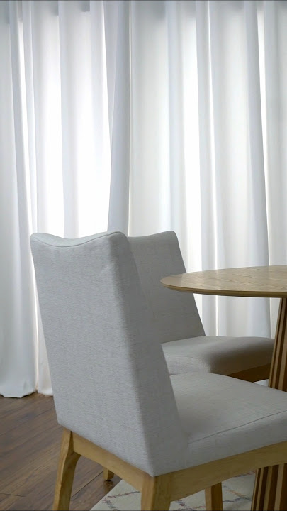 This space? Calm.A round light table, my go-to chair, and five quiet pages of joy✨️