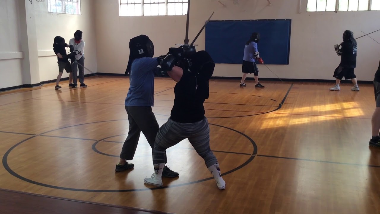Pommel Hook - Ringen am Schwert - Leann & Marsha