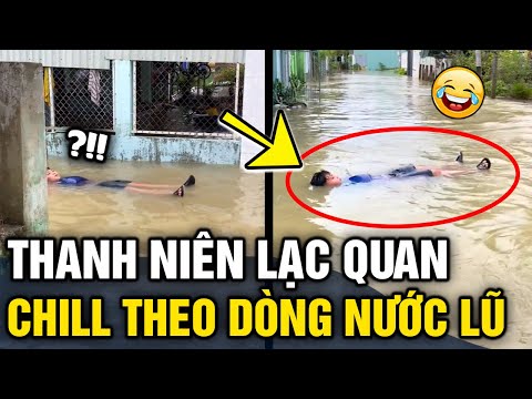 Trời mưa 'NGẬP LỤT' thanh niên lạc quan thả mình 'TRÔI THEO DÒNG NƯỚC' cực chill | Tin 3 Phút