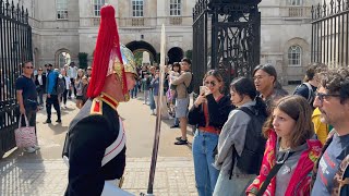 PROVOKED King's Guard UNLEASHED it on Silly Tourists