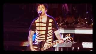 Green Day Live at Nïmes 2013 - Wake Me Up When September Ends Multicam