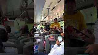 Мексиканский рэп в автобусе. Канкун Мексика. #канкун #мексика #рэп