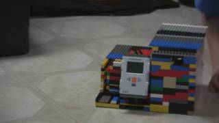 Lego Mindstorms NXT Vending Machine - Alex Strandberg