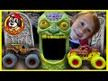 Monster Jam Toy Trucks - 🧟‍♂️ Zombie Vs. Hunter 🏹 Grave Digger &amp; Earth Shaker 🎃 Halloween Challenge!