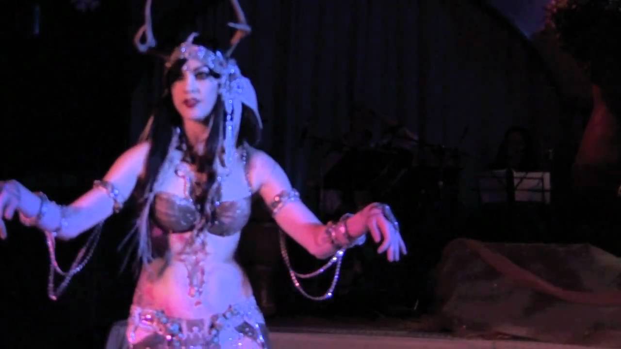Zoe Jakes, closing number at Salon L' Orient Winter Solstice
