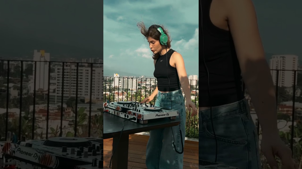 Nata Amores nos va estar acompañando el 18 en Black Bird Cafe #djing #costarica