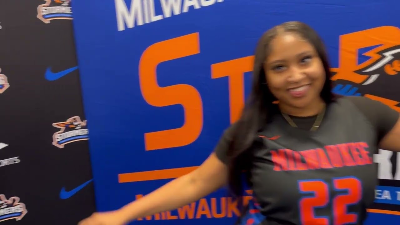 Meet the 2025-2026  Women's Basketball Team