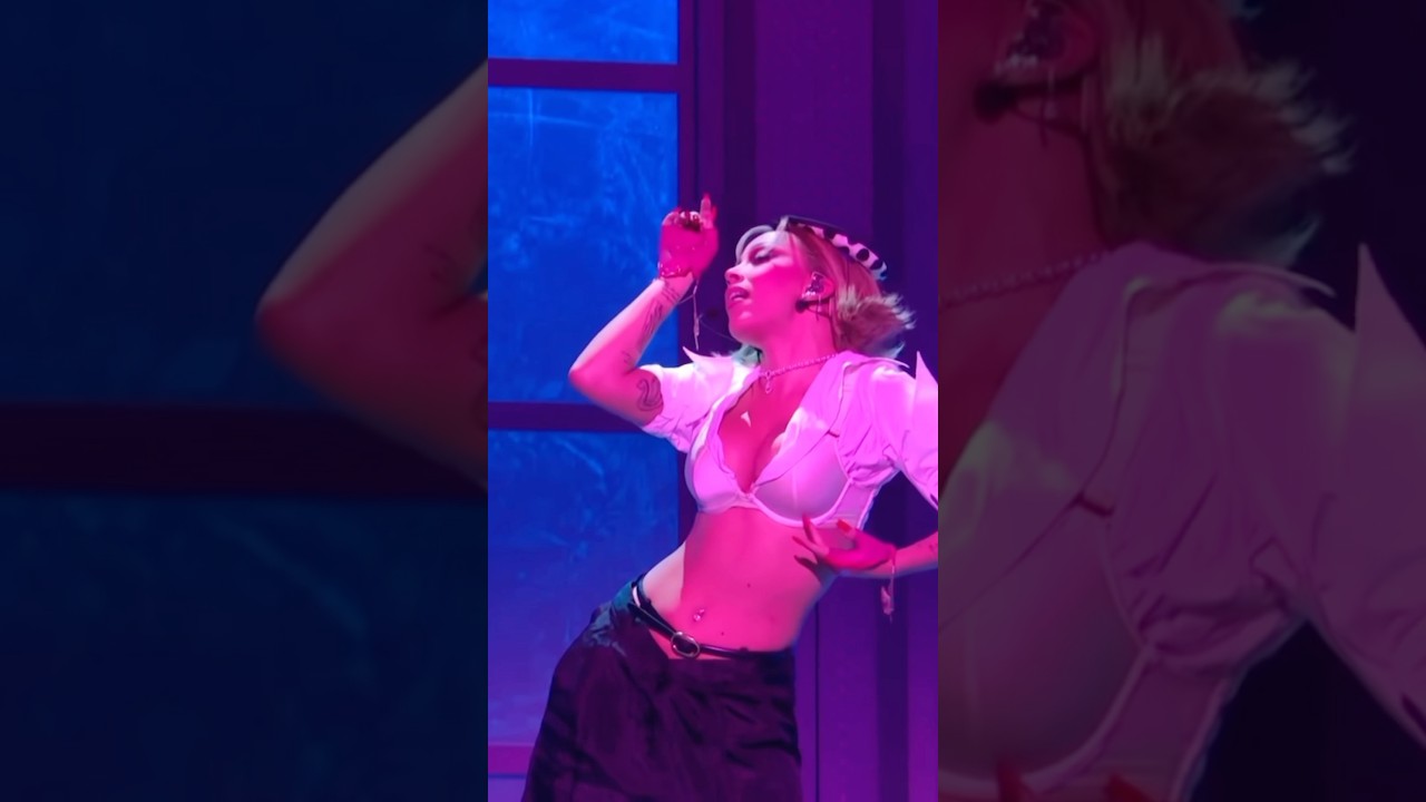 Doja Cat Performs “Jealous Type” at VMAs 2025 🔥😮‍💨