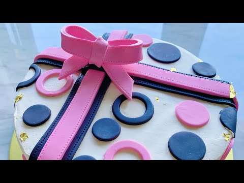 cake design tutoriel: Boite à cadeau / cake decorating / مراحل تزيين كعكة  على شكل هدية 