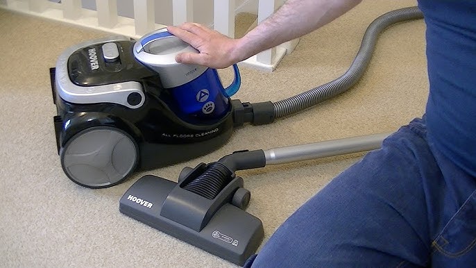 Cleaning the Hoover Reactiv RC81 filter new bagless vacuum cleaner - YouTube