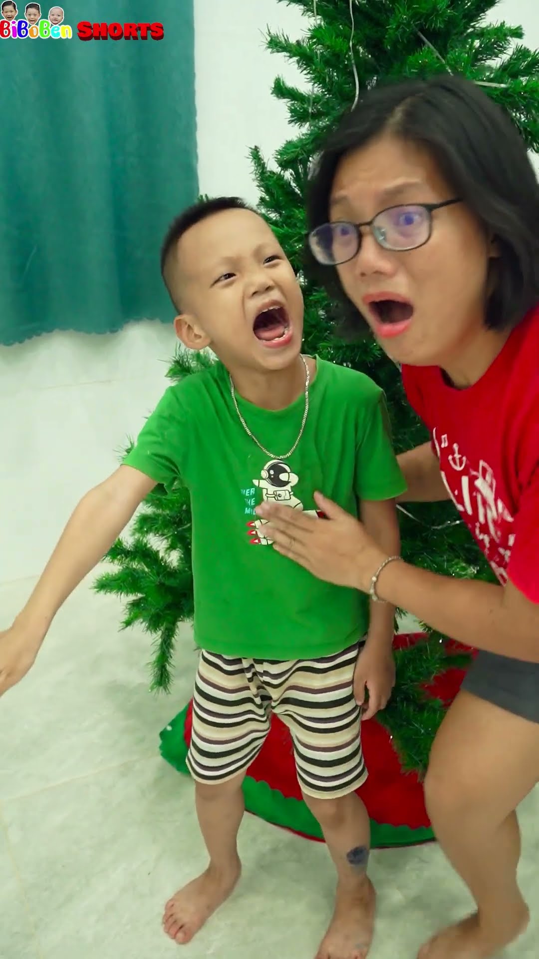 Give good | The younger brother saved his brother | Người em đã cứu anh trai mình khỏi con rắn❤️