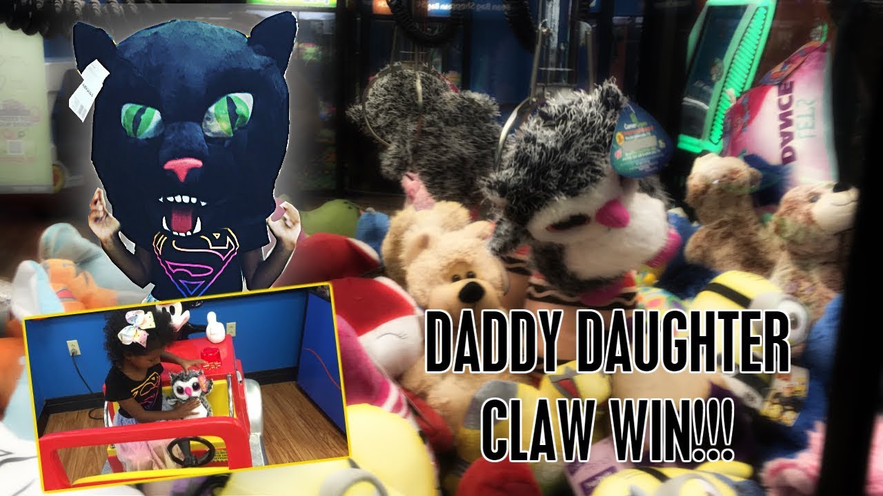 Daddy Daughter Arcade Claw Fun & Win! YouTube