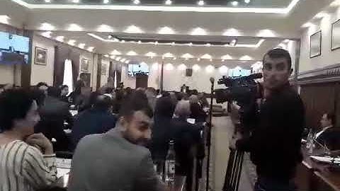 Ապե՛ր, հլը դուրս արի. միջադեպ «Իմ քայլի» եւ «ԲՀԿ»-ի ավագանու անդամների միջեւ․