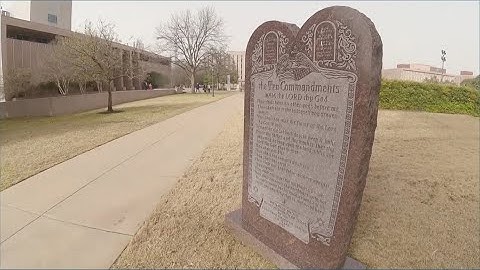 Texas schools one step closer to being required to display 10 Commandments posters in classrooms