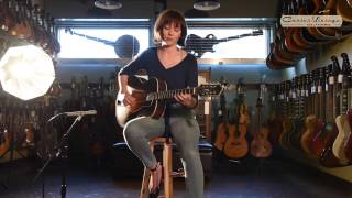 Nugget Octave Mandolin played by Molly Tuttle chords