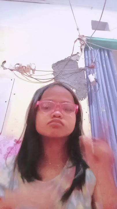 ada yg mau kasih aku lagu nanti aku laguin deh ayoo gyass