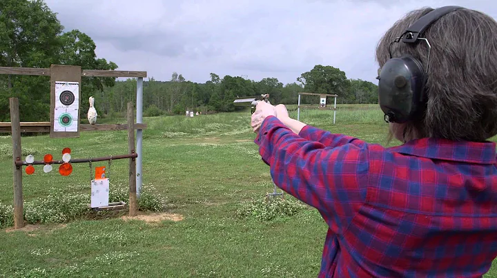 Jen Shoots Dallas Stoudenmire's S&W Schofield