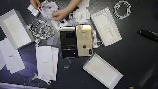 Two year old opens new iPhone XS that FedEx left by the road in the rain.