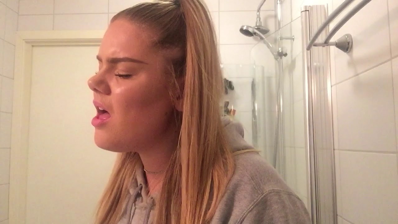 Nana Fofie - Leg Over Mashup Cover