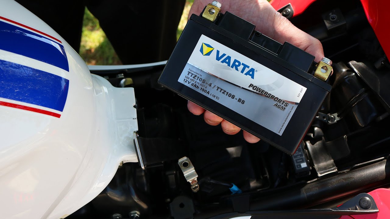 Honda CB500F - Installing a Brand New Battery (with Acid Filling) - YouTube