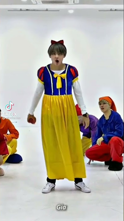 putri salju dan enam kurcaci 😂 #bts