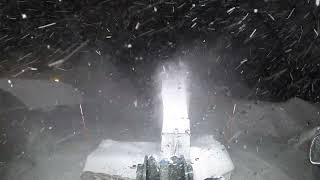 UW53 Toolcat with a Muskox snowblower - Navigating lots of obstacles in a large driveway