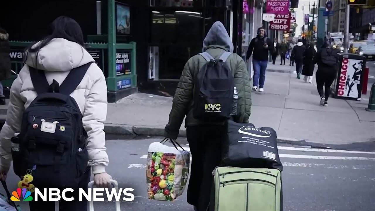 NYC’s pre-paid card program for migrant families faces pushback