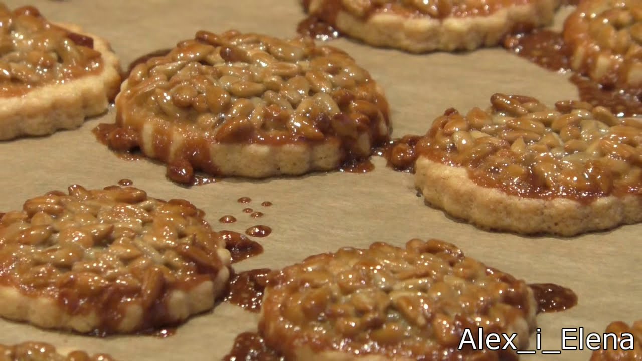 Песочное печенье с карамелью и семечками