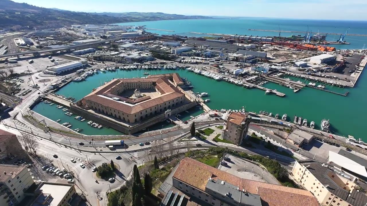 Mole Vanvitelliana  - drone FPV 4K