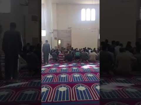 البوكمال ضابط علوي يلقي كلمة للاهالي في جامع الرحمن