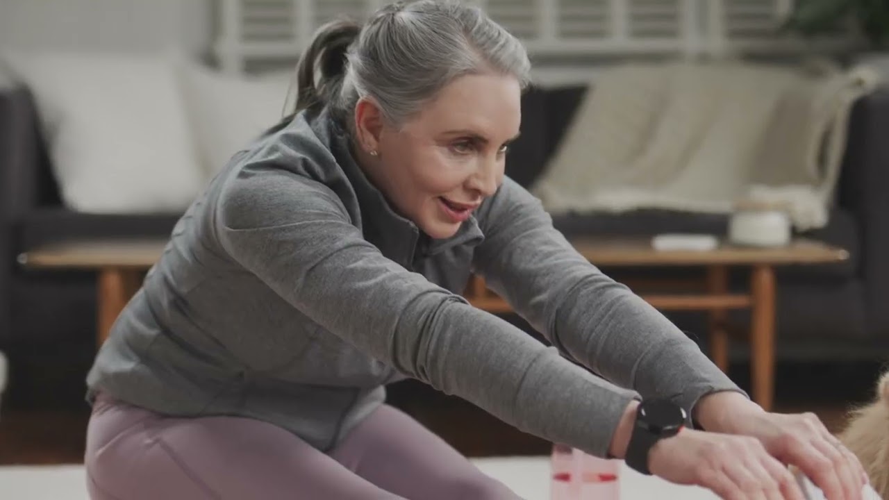 8 Smart Gadgets for Seniors to Maintain Good Health and Wellness