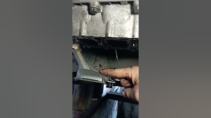 Какой уровень масла должен быть в двигателе? #авторемонт #проавто