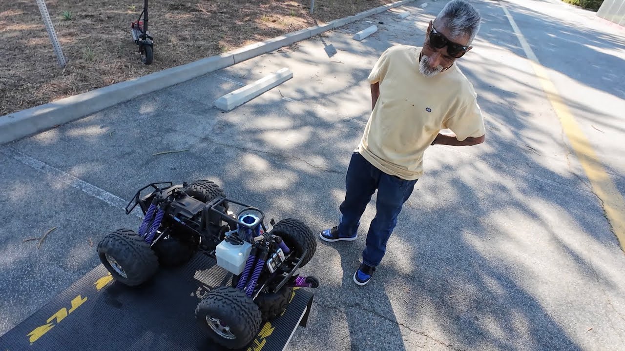 HPI Savage SS - OG’s 1st Experience w/ Nitro RC - Feeling the Excitement