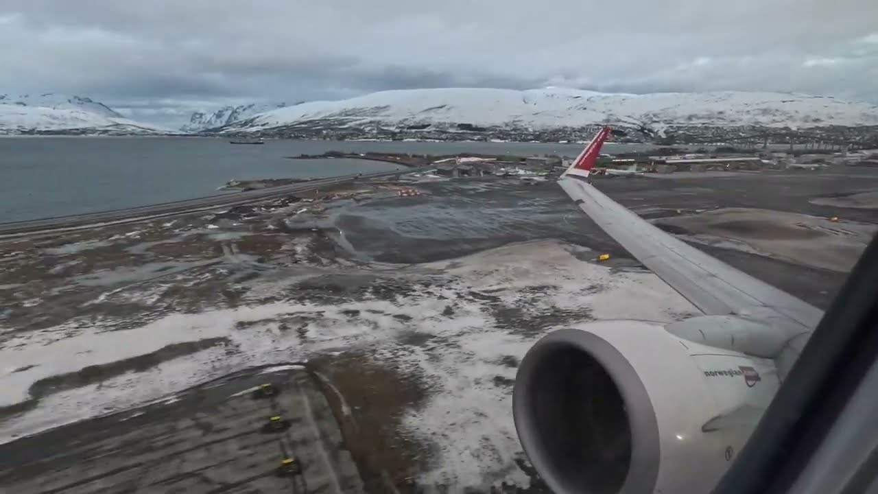 Stunning but Turbulent takeoff | Tromsø airport | Norwegian Boeing 737-800