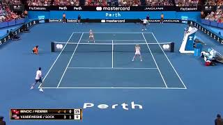 Hilarious tennis match