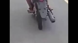 DownloadVideo lucu motor bannya goyang MP3 MP4 Video lucu motor bannya goyang