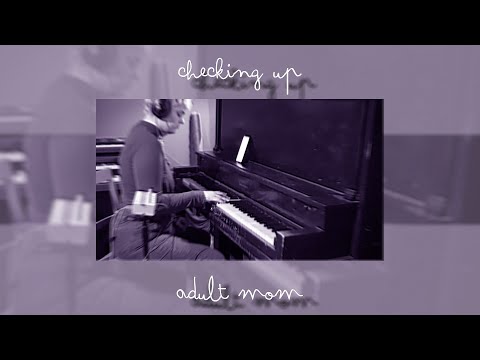 Παρακολούθηση Adult Mom - "Checking Up" στο YouTube Παρακολούθηση Adult Mom - "Checking Up" στο YouTube