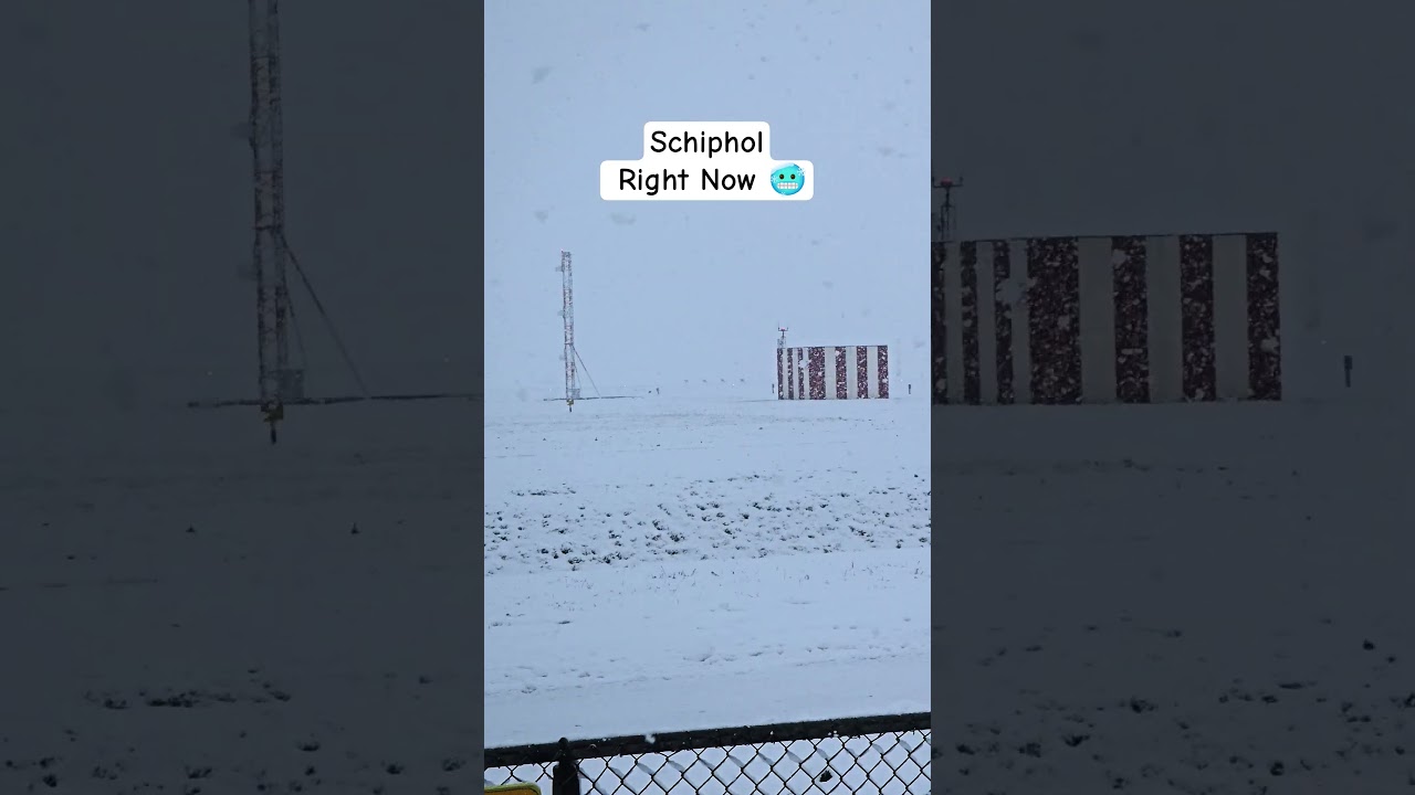 Heavy Snow At Schiphol