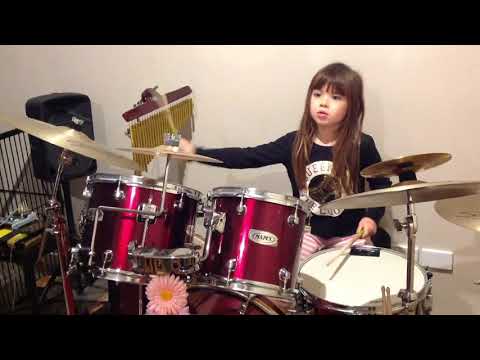 gabriella-andrews-6-years-old-drummer.