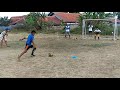 #Lombaagustusan #sepakbola #sepakbolalucu #penaltilucu Penalti anak ini menyambar "burung"