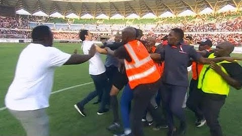 TAZAMA VURUGU, WAARABU WAPIGWA, REFA AMECHAPIKA KWA MKAPA