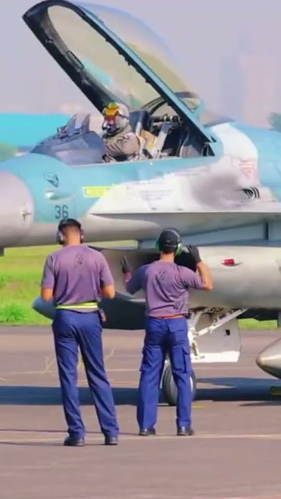 pilot pesawat tempur AU