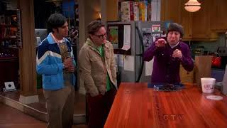 Jim Parsons, Kaley Cuoco, Johnny Galecki In Big Bang Theory - Warms